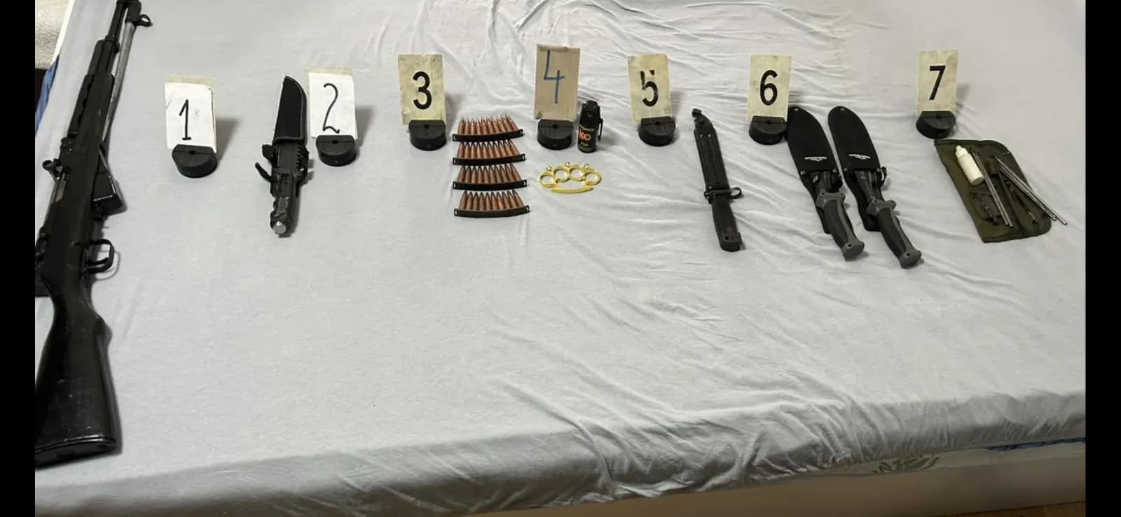 Arrestohet një person në Junik, në shtëpinë e tij gjendet pushkë dhe 40 fishekë
