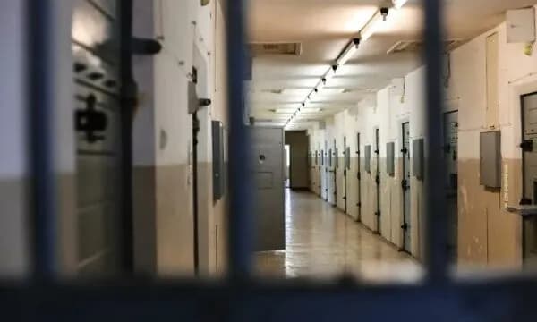 Tentativë e dështuar arratisje nga burgu në Itali, dyshohet për përfshirjen e një grupi shqiptarësh