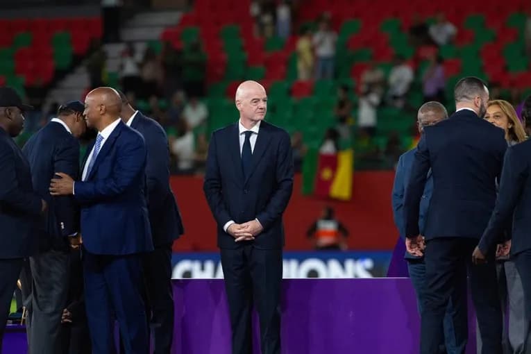 Zëvendëspresidenti i FIFA-s i kthen shpinën Infantinos: “Kam humbur besimin”