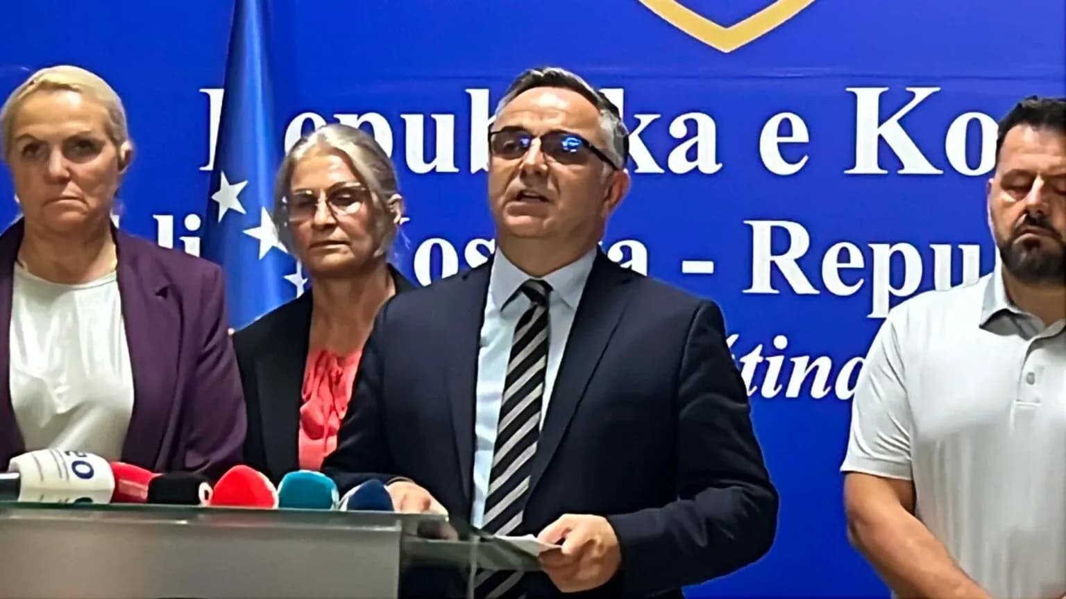 Tahiri paralajmëron: Nëse nuk thirret seanca deri në 10:30, mbledhim 40 nënshkrime dhe e nisim vetë