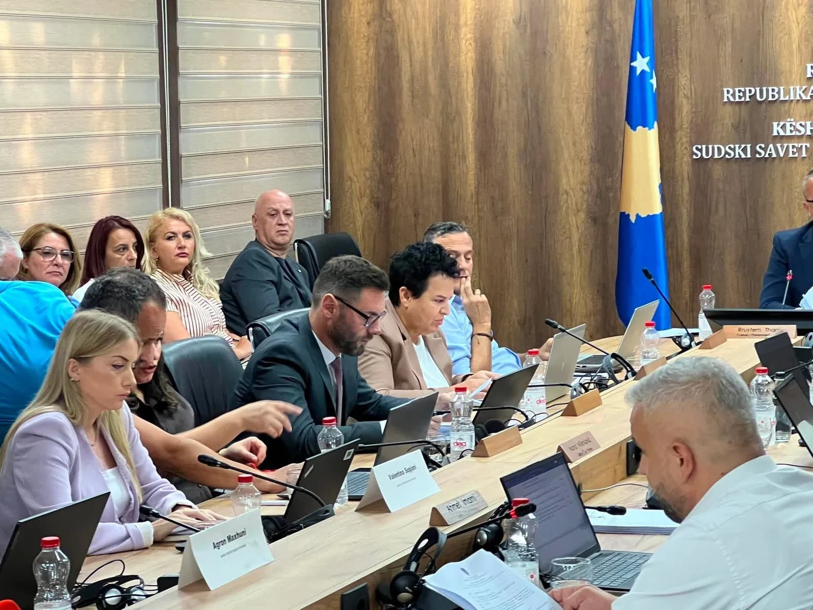 Gjyqtari Abazi: Kërkoj që të mos u mundësohet kthimi gjyqtarëve serbë të dorëhequr, kjo është e rrezikshme