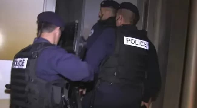 Bastisje në Zubin Potok: Arrestohet një person, Policia sekuestron armë, municion dhe pajisje ushtarake