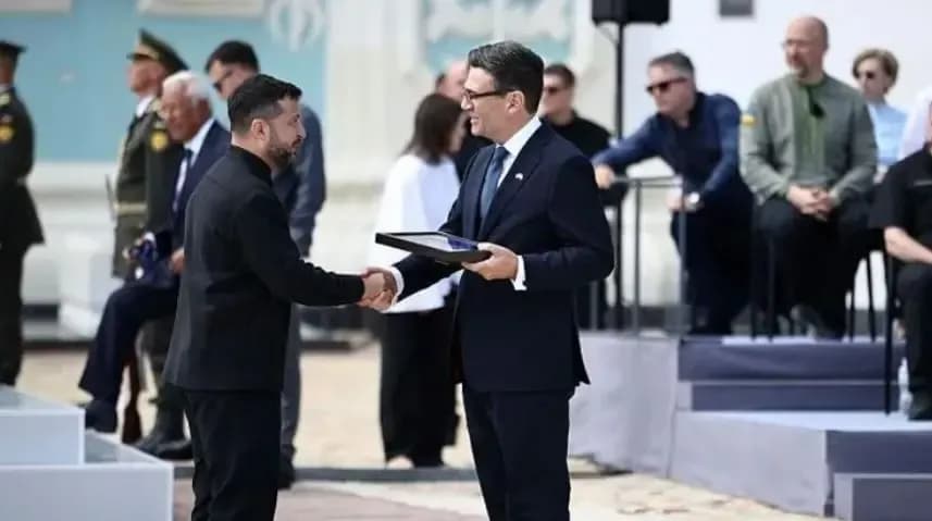 Mbretëria e Bashkuar do ta ndihmojë Ukrainën të prodhojë raketa me rreze të gjatë veprimi