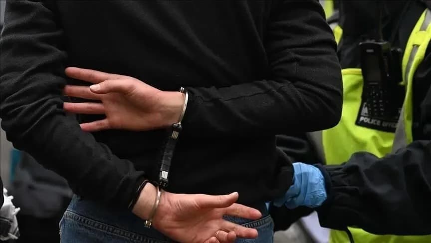 Ambasada: Shpërbëhet Banda Krasniqi e kontrabandimit të njerëzve pas presionit të sanksioneve nga Britania