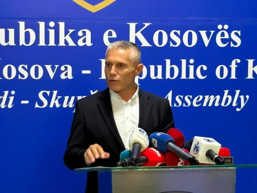 Ramadani: Nafta rreth 1.80 euro për litër, qytetarët po vuajnë nga “bllokada e re”