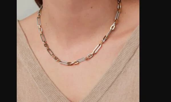 Ia moti zinxhirin e arit një gruaje në ashensor, policia arreston të dyshuarin në Fushë Kosovë
