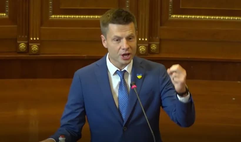 Deputeti ukrainas kritikon Zelenskyn: Ukraina duhet ta njohë Kosovën