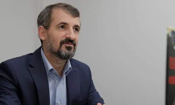 Miftaraj: Haxhiu dhe Nagavci më të zëshmet, janë pasuruar përtej mundësive që ua siguron paga