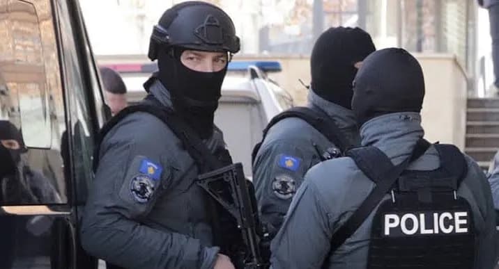 Kërkoheshin për drogë, dy persona ekstradohen drejt Kosovës nga Hungaria dhe Gjermania