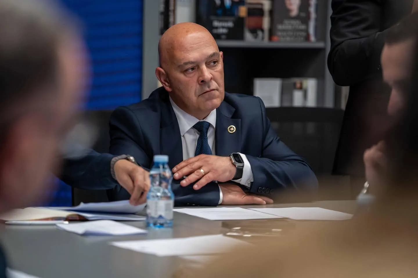Alarmon Gjini: Shërbimet sekrete armike të infiltruara deri në majat e pushtetit në Kosovë