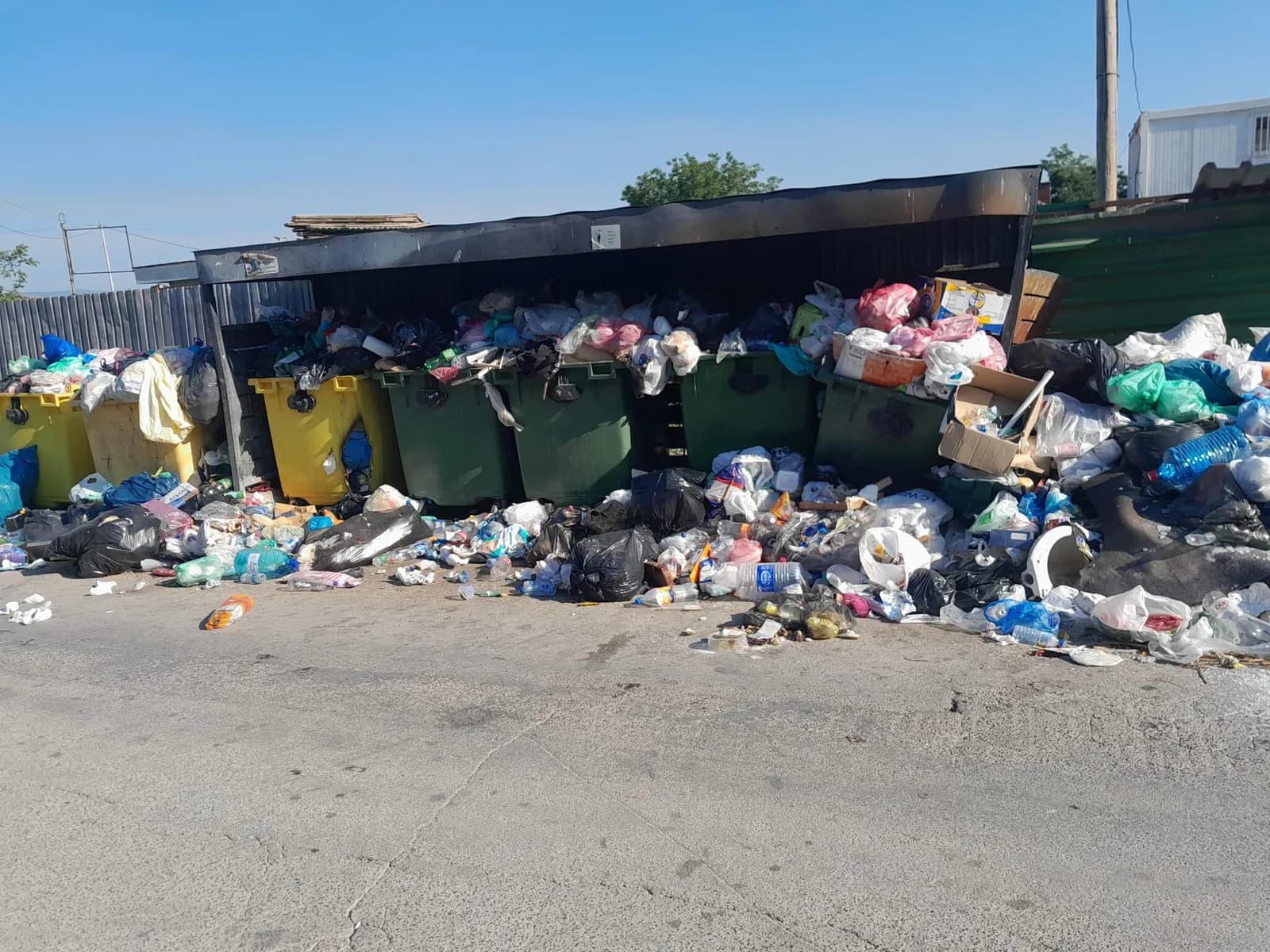 Gjendje e rëndë nga mbeturinat në Fushë Kosovë, banorët kërkojnë ndërhyrje urgjente