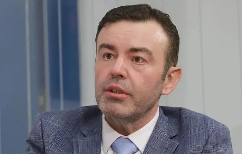 Familja e heroit Sali Çekaj mbështet Faton Bislimin për President: Propozim i merituar nga William Walker