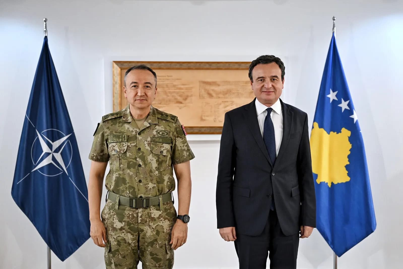 Kurti dhe Ulutaş flasin për sigurinë në vend