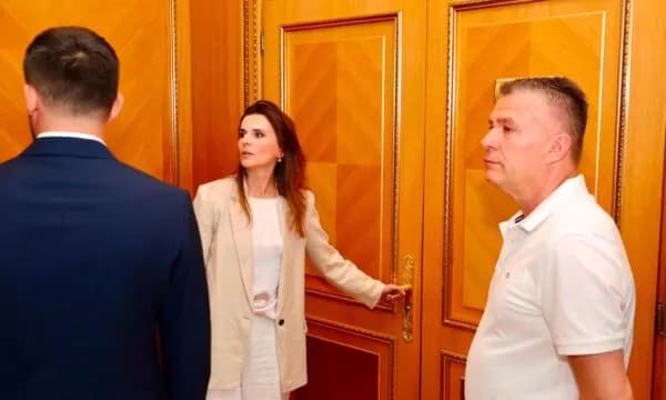Çitaku: Dyert e Kuvendit të mbyllura për deputetët, Republika peng i Albin Kurtit
