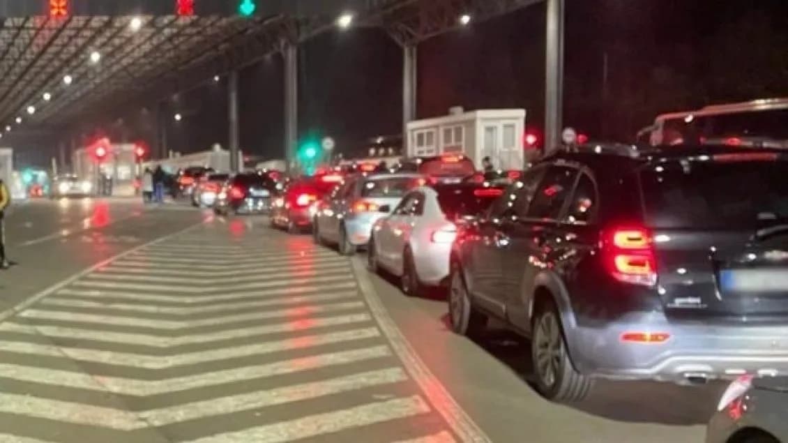 Deri në 20 minuta pritje në dalje nga Kosova te Dheu i Bardhë
