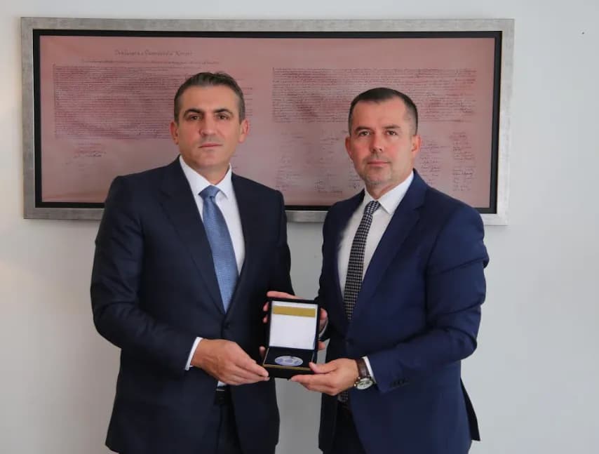 Kryeprokurori i Shtetit pret në takim shefin e IPK-së, flasin për intensifikimin e bashkëpunimit