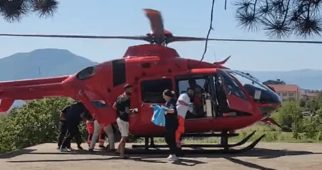 Aksident i rëndë në Shqipëri, vdes 37 vjeçari që u transportua me helikopter drejt spitalit