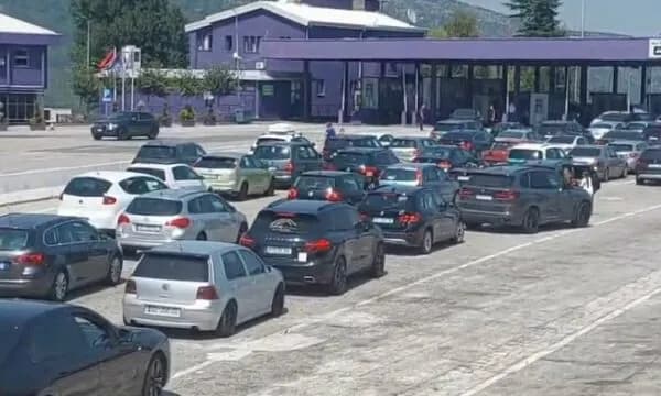 Mbi 200 mijë hyrje nga Kosova në Shqipëri përmes Morinës këtë javë