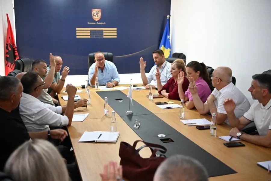Podujeva shpall gjendje emergjente, shkak kriza me mbeturinat