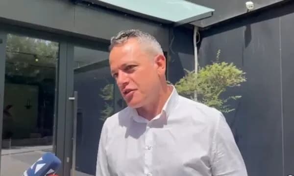 Bisedat VV-LDK, Gashi: S’është me rëndësi kush-kujt çka po i grabit, por mënyra si qeveriset vendi e raportet me partnerët