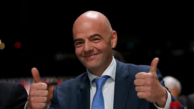 FIFA del zyrtarisht në mbrojte të Infantinos