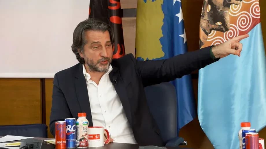 Rama - VV'së: Kapuni për dore, merreni Kallxo.com dhe Koha.net të vinë në Drejtorinë e Kadastrit dhe Urbanizmit t'i shohin lëndët