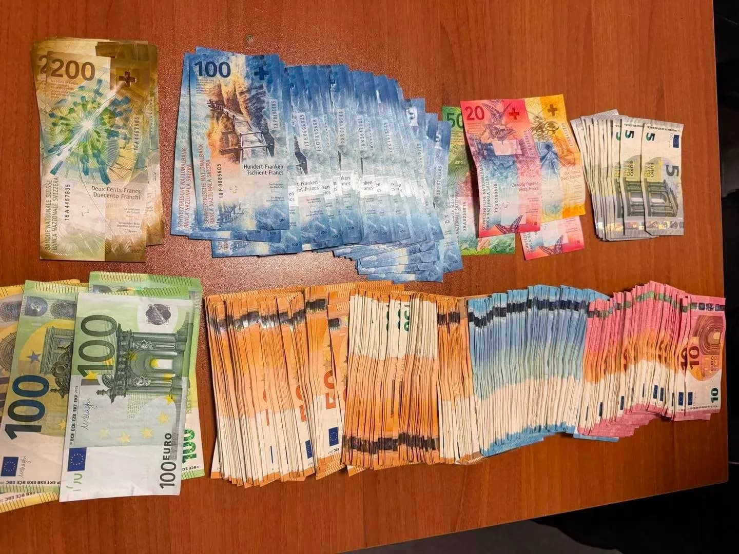Dogana ndalon futjen e mbi 18 mijë eurove të padeklaruara në Kosovë