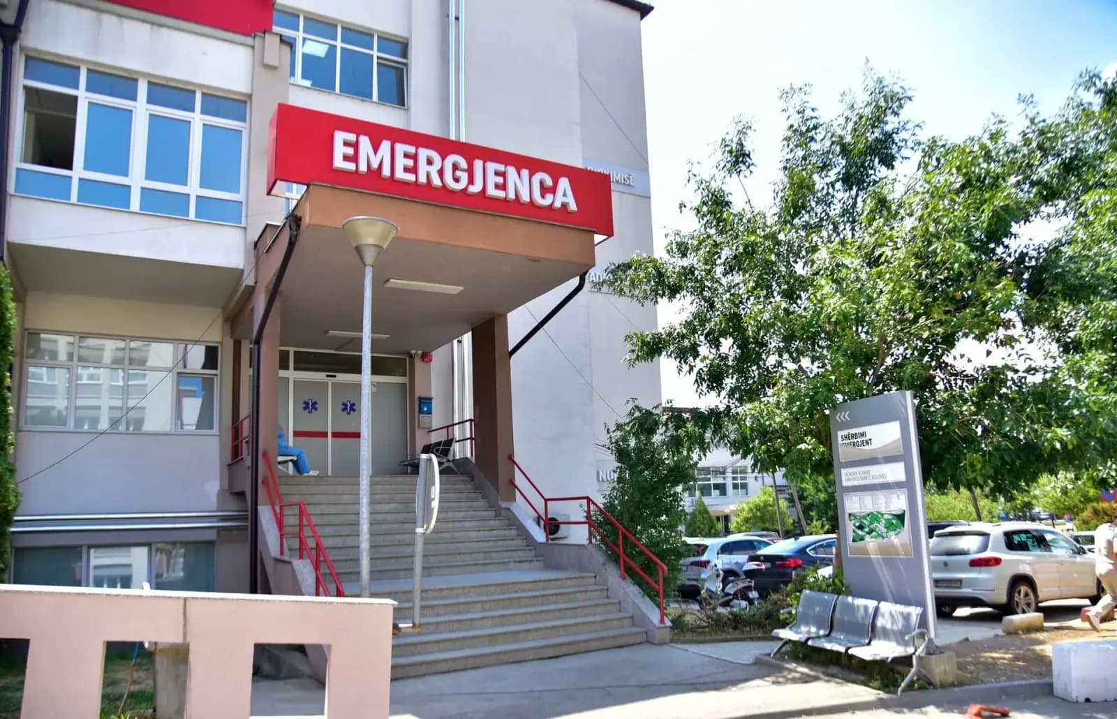 Tronditëse në Podujevë: I mituri qëllon aksidentalisht vëllanë 10-vjeçar me kallash