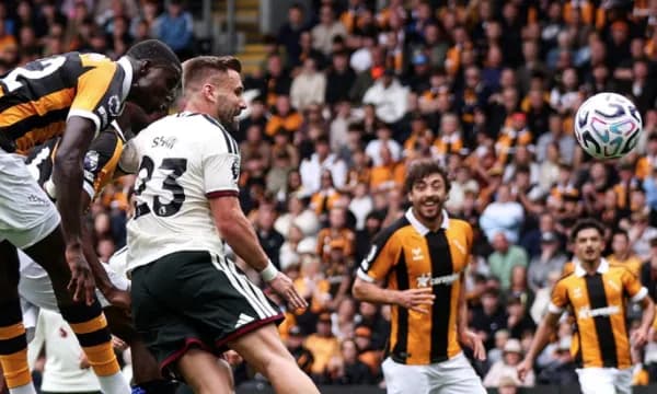Tronditje qysh në start të Premierligës, Hull City mposht Man Utd-n