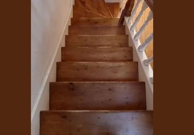 Dyshohet se burri e shtyu gruan nga shkallët pas një konflikti në Hajvali