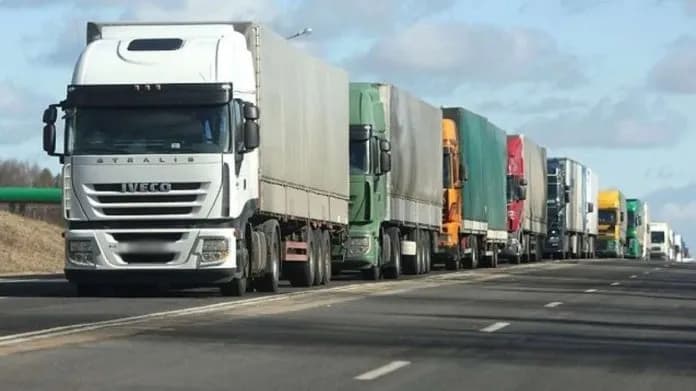 Kufizohet sot qarkullimi i kamionëve mbi 20 tonë në autoudhë