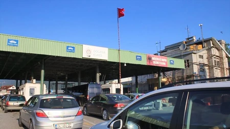 ​Pushues nga Kosova drejt Shqipërisë, në pikën kufitare të Morinit mbi 41 mijë hyrje për 12 orë