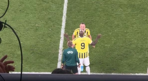 Lukaku bën debutimin me Fenerbahçen, zëvëndëson Muriqin