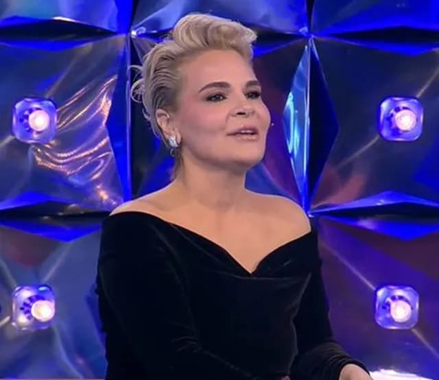 “Të rri duke larë br*kë”, Monika çudit me përgjigjen kur pyetet për lidhje romantike