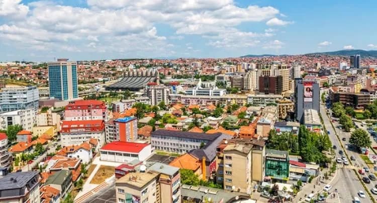 Mot i nxehtë të dielën, temperatura deri në 34°C – pasdite mundësi për reshje e stuhi