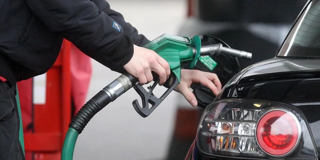 Dalin çmimet, nafta shtrenjtohet për 1 cent