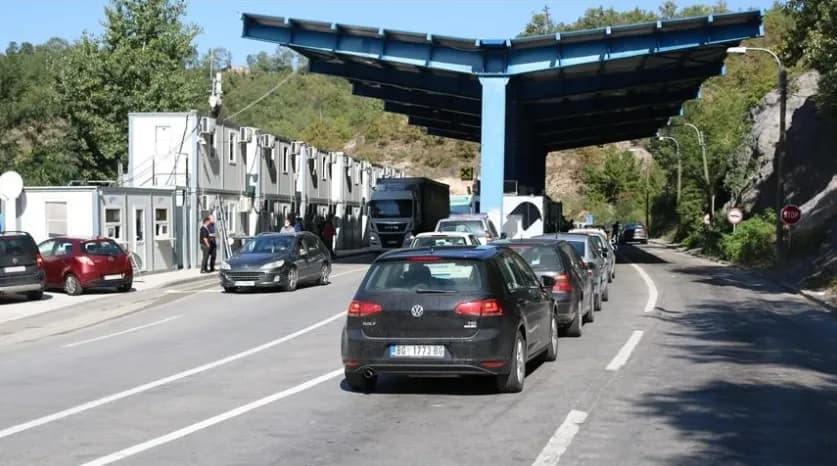 Përditësimi i fundit: Pritjet në kufi deri në 20 minuta