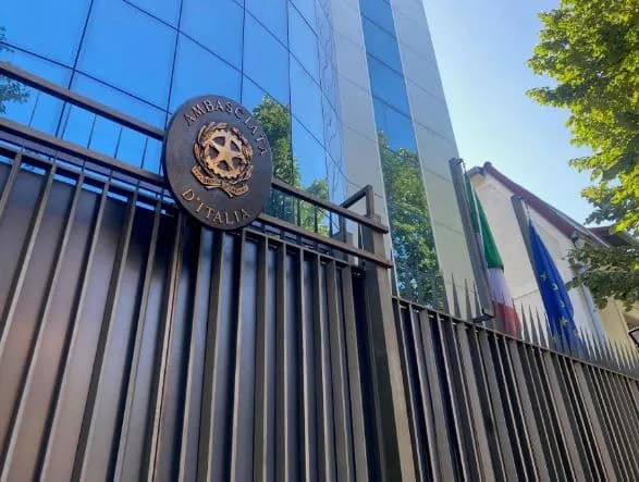 Ambasada e Italisë: Dialog dhe kompromis për tejkalimin e ngërçit politik në Kosovë