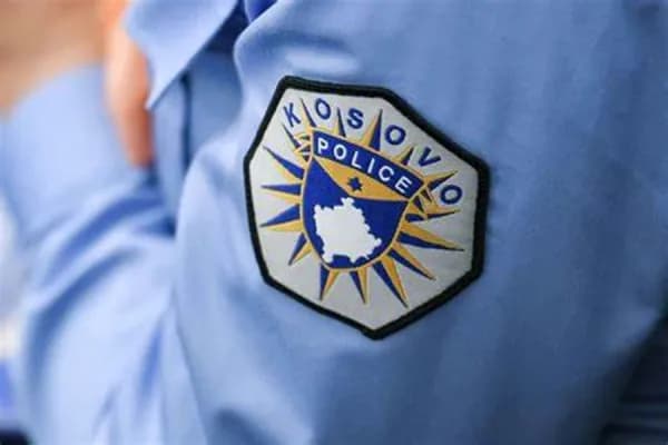 https://lajmi.net/arrestohet-shtetasi-i-serbise-tentoi-ti-jap-ryshfet-zyrtarit-policor-ne-jarinje/#:~:text=Arrestohet%20shtetasi%20i%20Serbis%C3%AB%2C%20tentoi%20t%E2%80%99i%20jap%20ryshfet%20zyrtarit%20policor%20n%C3%AB%20Jarinje