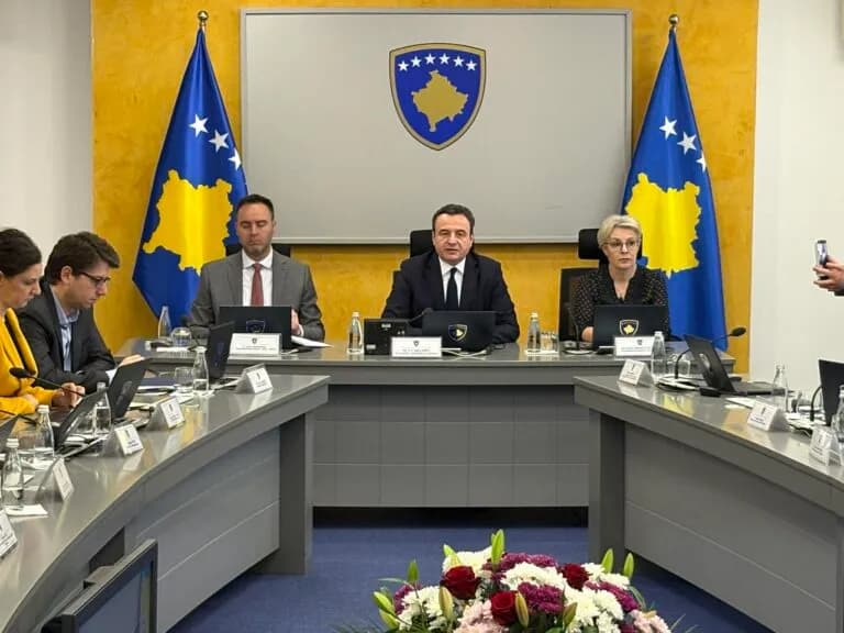 Qeveria e Kosovës mban mbledhje elektronike, këto janë vendimet e marra