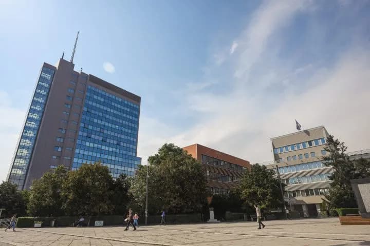 ​Ngërçi politik dhe ndikimi në ekonomi, bizneset paralajmërojnë pasoja të reja – bujqve u vonohen subvencionet