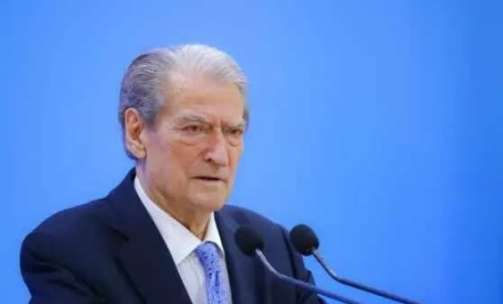 Berisha për zjarret: Synimi është hapja e trojeve për ndërtime, janë të diktuara nga betoni