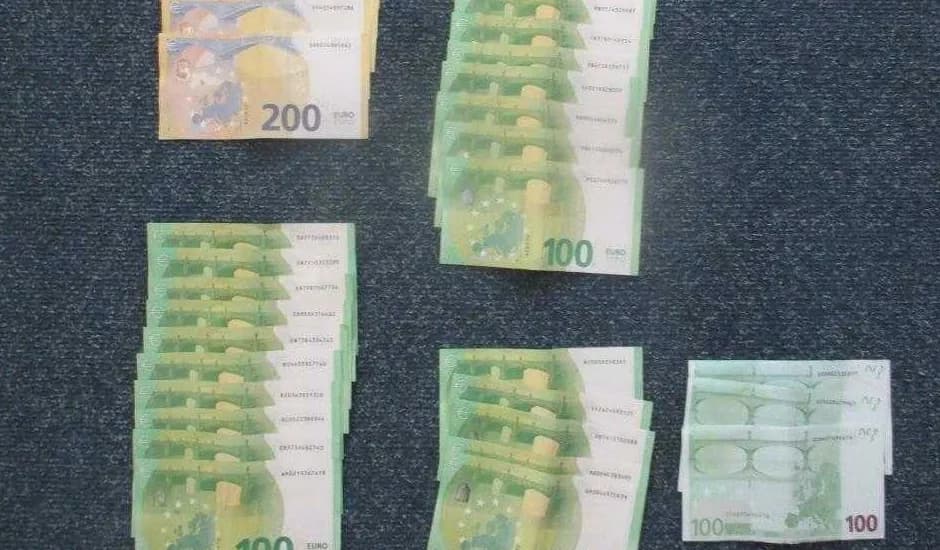 Familja gjakovare dorëzon në polici zarfin e humbur me 3 mijë e 800 euro