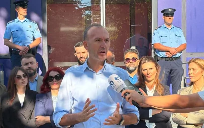 Arben Mustafa: Kurti është “uzurpator”, PDK-ja kërkon vazhdimin e seancës konstituive