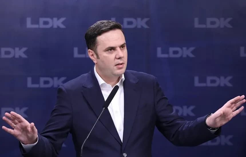 Abdixhiku i reagon 6-shes: Dje refuzuat presidentin jo koalicionin me VV, për çfarë po rrahni gjoks, çfarë shpëtuat