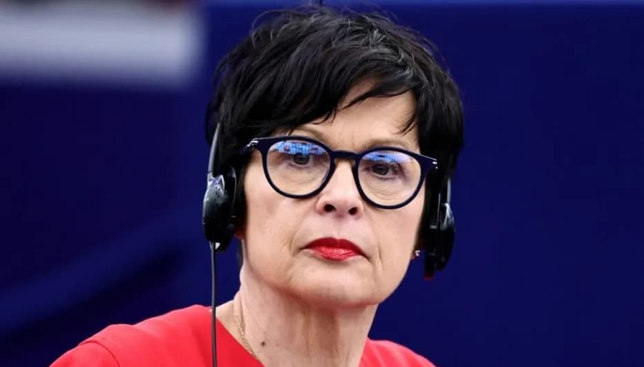 Marta Kos dënon glorifikimin e kriminelëve të luftës pas funeralit të Ratko Mlladiçit