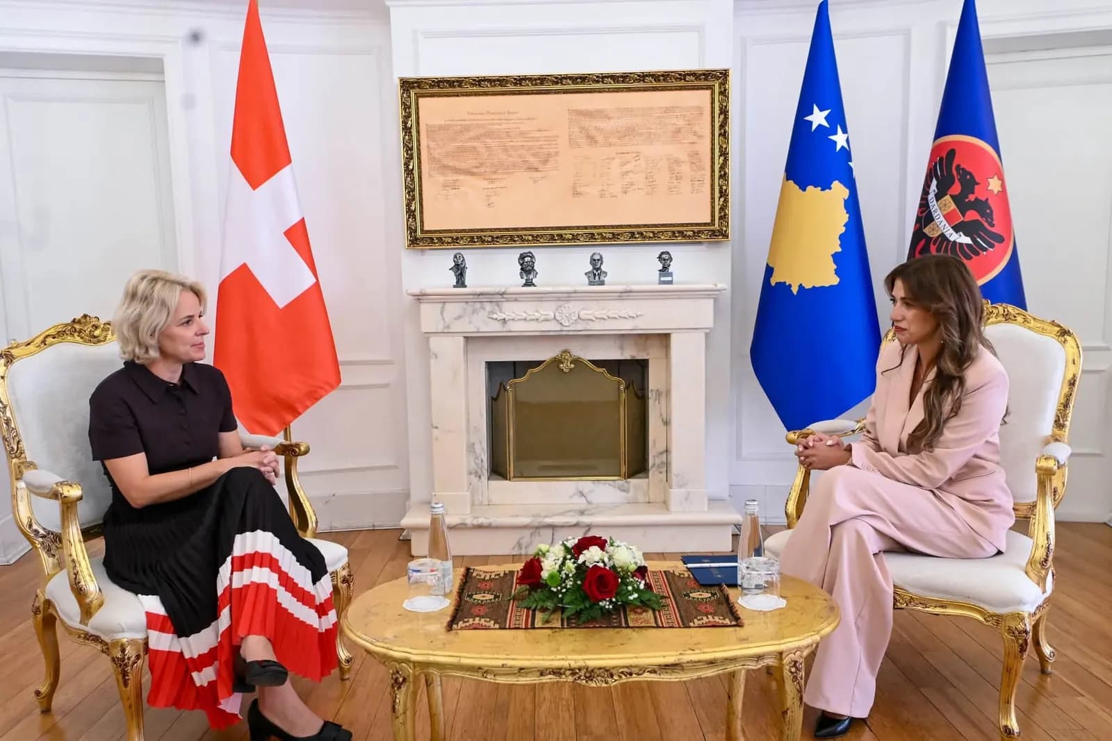Haxhiu pranon letrat kredenciale të Ambasadores së re të Zvicrës në Kosovë
