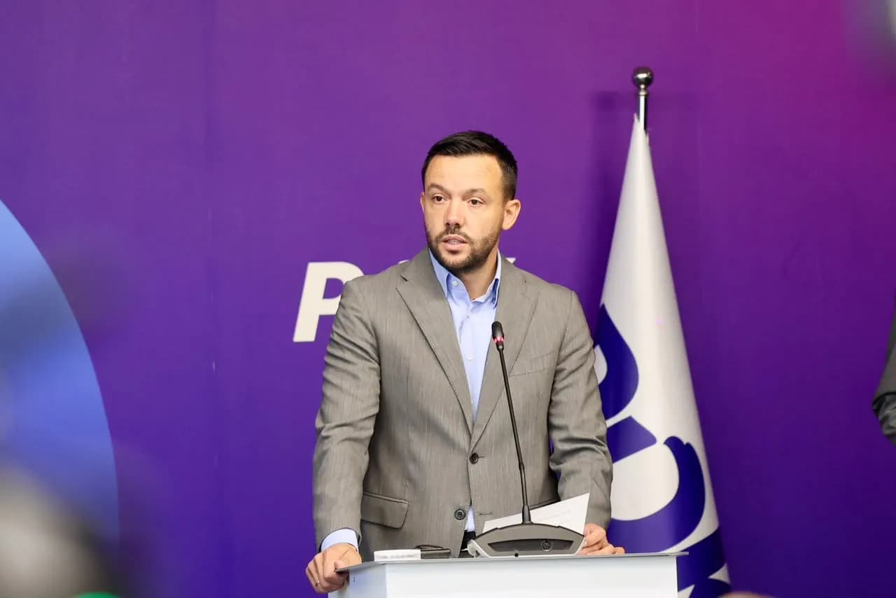 Miratimi i deklaratës kundër aktgjykimit të Speciales, Tahiri: Kurti dhe Gërvalla të veprojnë me urgjencë