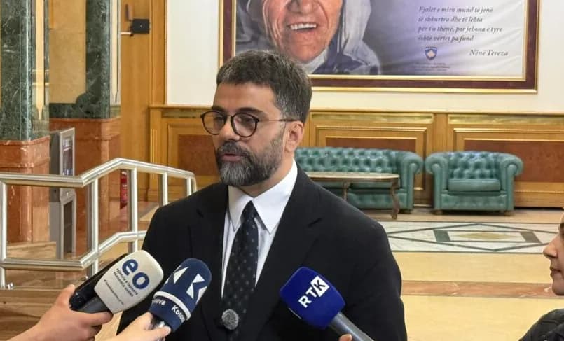 Behrami: Ndërtesa e Qeverisë është okupuar nga një deputet, Kosova në kolaps total