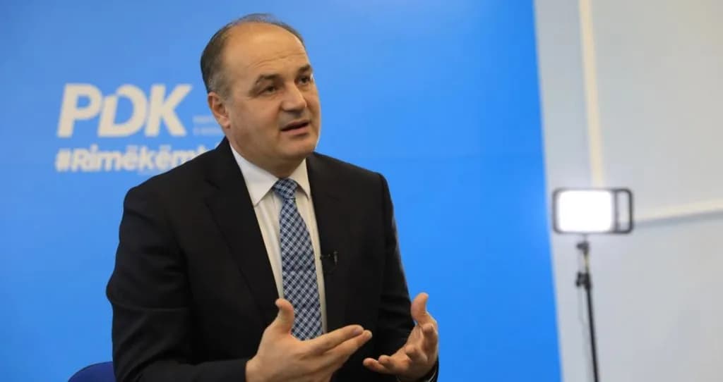 Hoxhaj: Prej ’99 s’ka pasur gjendje më të rëndë politike në Kosovë, themelet e shtetit janë të rrënuara